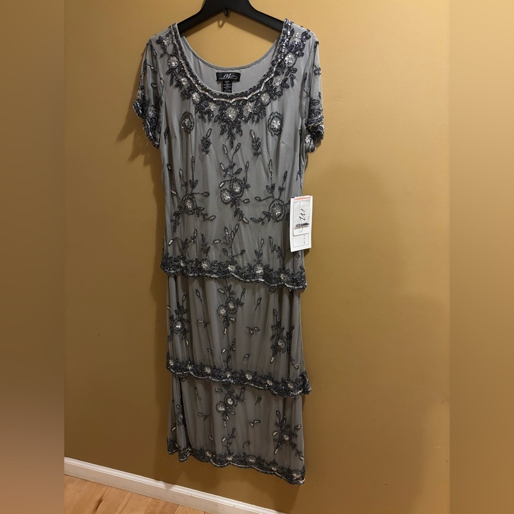 ⭐️⭐️STUNNING NWT Midnight Velvet Gray Embellished Dress